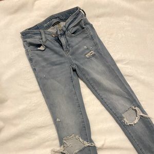 American Eagle light wash ripped jeggings